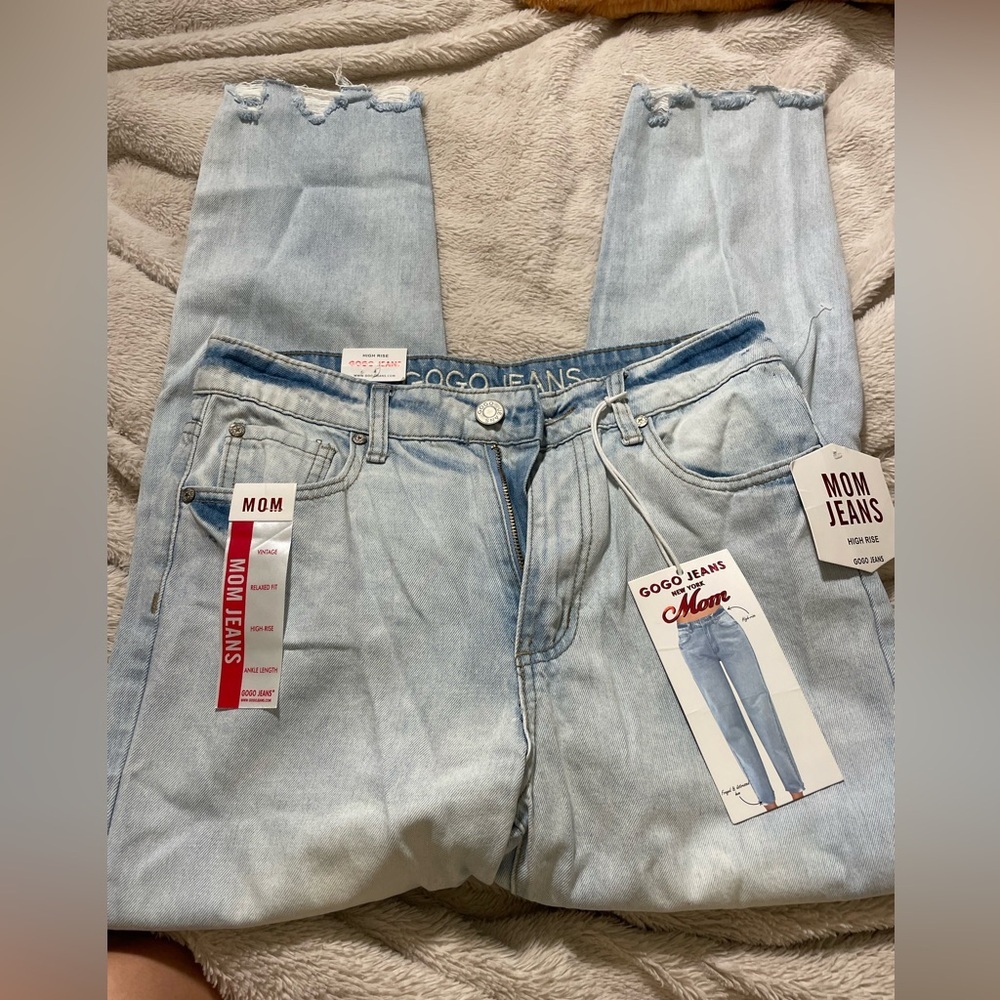 NWT GOGO Jeans Light Wash Mom Jean